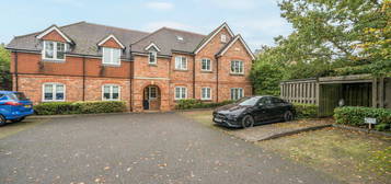 Flat for sale in Forest Road, Binfield, Bracknell, Berkshire RG42