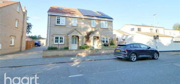 3 bedroom semi-detached house