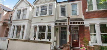 Flat for sale in Gartmoor Gardens, London SW19