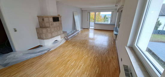 Große 6-Zimmer-Wohnung in Zweifamilienhaus in Waiblingen-Hegnach