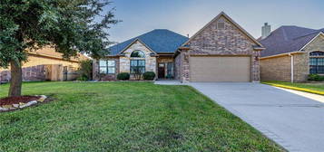 2172 Chestnut Oak Cir, College Station, TX 77845