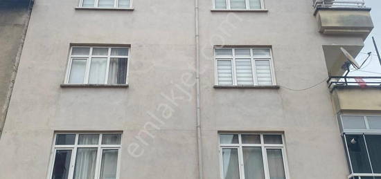 KARIYAKA MAH. FIRSAT FYAT SATILIK 4+1 140 M2 DARE