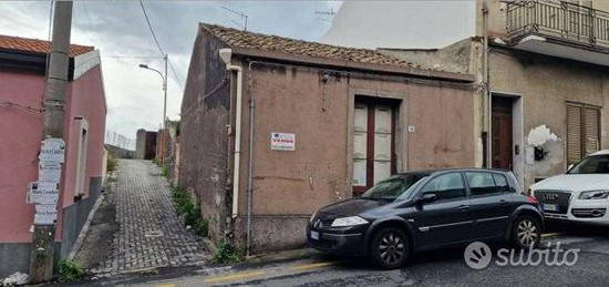 Casa singola con terreno a Piedimonte Etneo