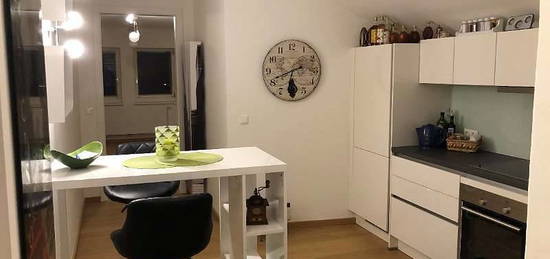 Schöne 1-Zimmer-Wohnung mit Balkon und Einbauküche in Ratingen