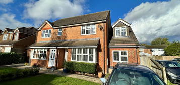 4 bed semi-detached house to rent