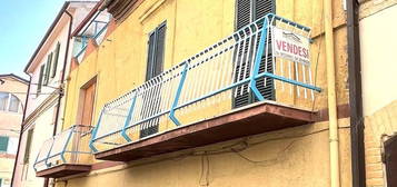 Casa indipendente in 2 Vico Garibaldi 12