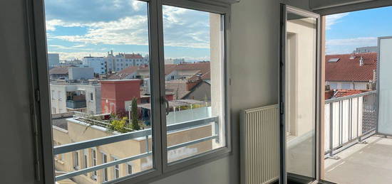 Appartement 2 pièces 43m2 (+balcon+garage double)