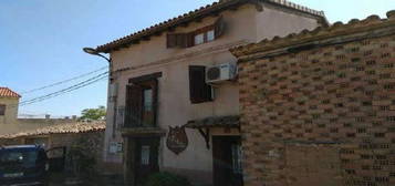 Chalet pareado en venta en calle Barbastro