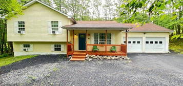 108 Dorchester Dr, Bushkill, PA 18324