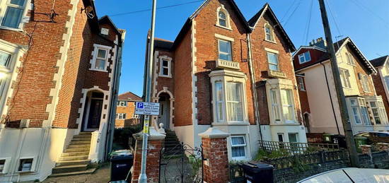 Maisonette to rent in Shaftesbury Road, Southsea PO5