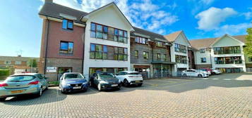 1 bedroom ground floor flat for sale