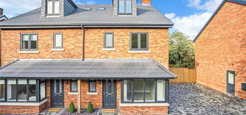 4 bed semi-detached house to rent