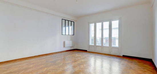 Appartement lumineux et traversant de 82 m² avec balcons - Castellane, Marseille