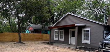 1148 1/2 Gunter St #A, Austin, TX 78721