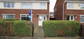 3 bedroom semi-detached house to rent