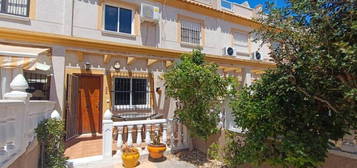 Casa adosada en venta en Manuel de Falla, Algorfa