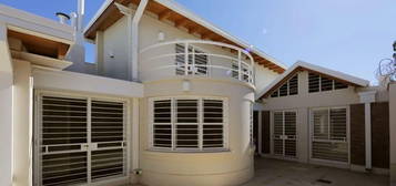 Casa Alquiler Comercial En Quinta Sección. Excelente Oportunidad