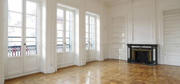 Location appartement 5 pièces 142 m²