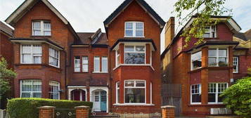 6 bed detached house for sale