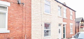 Terraced house to rent in Fairfield Avenue, Pontefract WF8