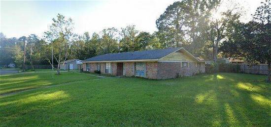 708 Charlotte Dr, Picayune, MS 39466