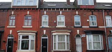 5 bedroom terraced house