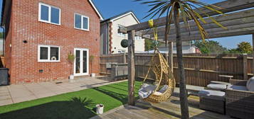 3 bed detached house for sale