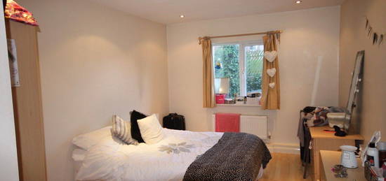 2 bed flat to rent