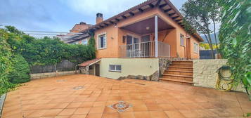 Chalet pareado en venta en Robledo de Chavela