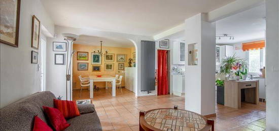 Maison  à vendre, 5 pièces, 4 chambres, 134 m²