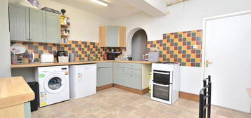 4 bedroom terraced house to rent