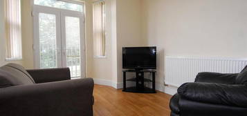 6 bedroom flat to rent