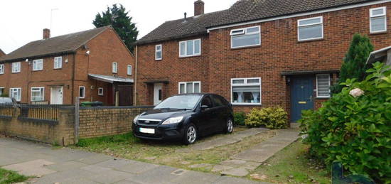 Terraced house to rent in Willow Avenue, Peterborough PE1