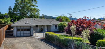 891 NW Black Ave, Roseburg, OR 97471