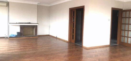 2.ULUS MERKEZ LOKASYON MANZARALI BAKIMLI 200 M2 4+1 DARE