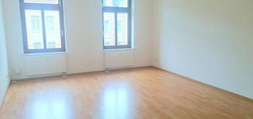 !! 3-Zimmer-Wohnung mit Balkon in ruhiger Nebenstraße  !!