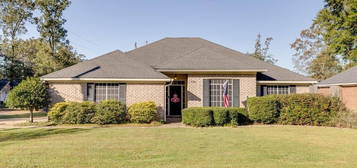 116 Sylvan Lakes Dr, West Monroe, LA 71291