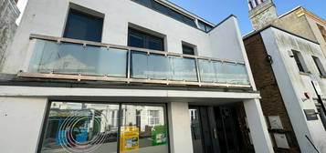 Flat to rent in St. Georges Road, Brighton BN2