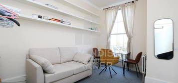 Flat to rent in Copenhagen Street, Angel, London N1