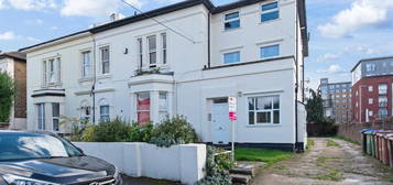 1 bedroom ground floor flat for sale