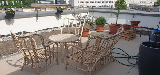 3-Zimmer Wohnung im Penthousegeschoss - Dachterrasse, Balkon, Einbauküche, 2 Stellplätze