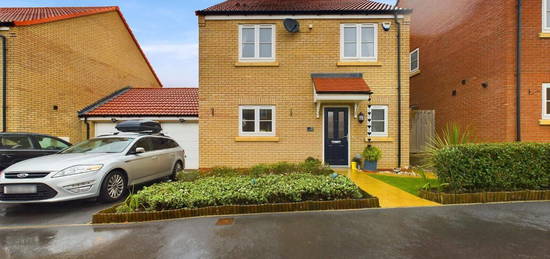 4 bed link detached house for sale