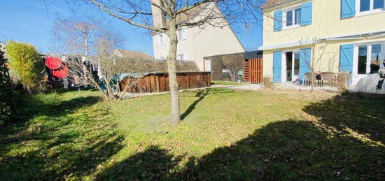 A VENDRE COMMELLE VERNAY MAISON 96 M2 3 CHAMBRES JARDIN ET PISCINE  42120