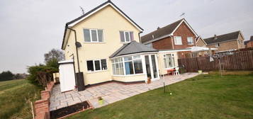 Detached house to rent in Cliffe Avenue, Ruskington NG34