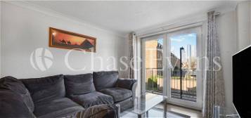 Flat to rent in Fawley Lodge, Millennium Drive, Docklands E14