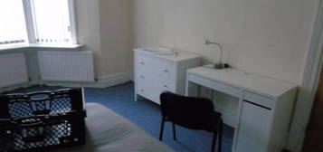 Shared accommodation to rent in Helmsley Road, Newcastle Upon Tyne, Tyne And Wear NE2