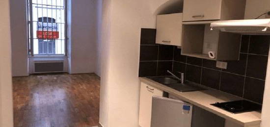 Location appartement 1 pièce 28 m²