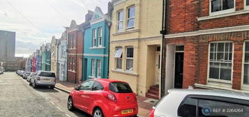 6 bedroom terraced house