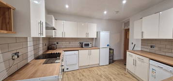 Room to rent in Saunders Street, Gillingham ME7