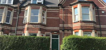 6 bedroom terraced house